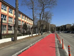 Primăria Oradea implementează un proiect pilot „Kiss and Ride” în proximitatea Școlii Gimnaziale Nr. 16-08