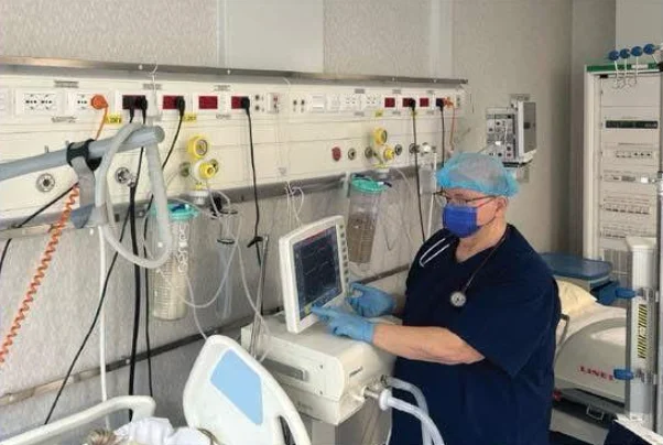 Medicul orădean Tudorel Florin Sabău a participat la sute de prelevări de organe și țesuturi. Tatăl său i s-a stins în brațe