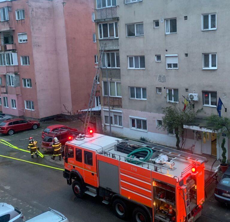 Un bărbat din Aleșd a ajuns la spital după ce a turnat apă pe uleiul aprins într-o tigaie