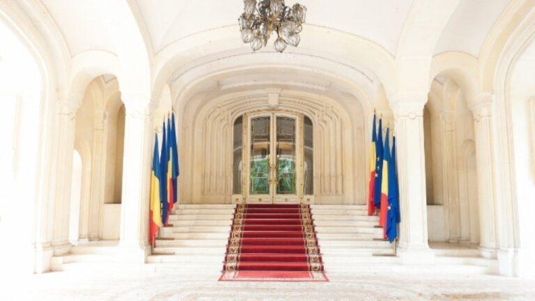 12 candidaturi au fost validate pentru alegerile prezidenţiale din luna mai