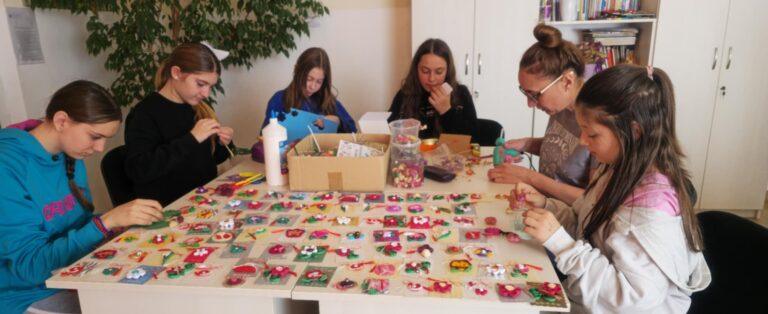 Copiii de la Centrul de Zi Oradea au celebrat începutul primăverii printr-un atelier creativ