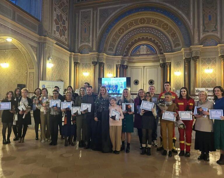 Cei mai activi voluntari din Oradea, premiați la Sinagoga Sion