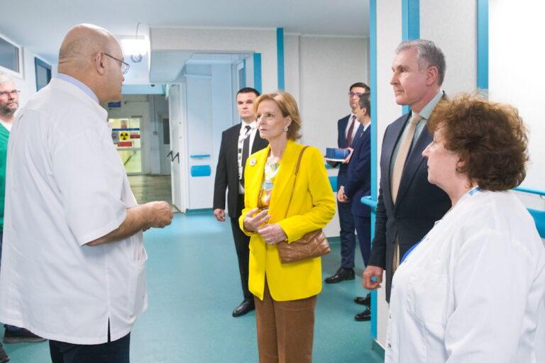 „Ne dați curaj și speranță!” Familia Regală a vizitat Spitalul Clinic Județean de Urgență Bihor