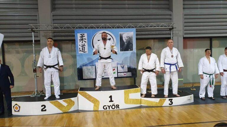 Cinci medalii, din care trei de aur, la Internaționalele Ungariei de judo Master