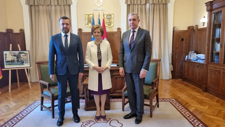 Oradea, dată exemplu de Majestatea Sa Margareta, Custodele Coroanei, și Alteța Sa Regală Principele Radu