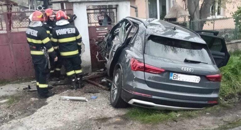 Accident grav în Uileacu de Criș: un bărbat a fost salvat de pompieri după ce a rămas încarcerat într-un autoturism