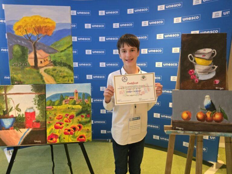 Dragoș Mihai Dobocan, copilul-artist din Oradea, a expus pentru a doua oară la UNESCO Paris​