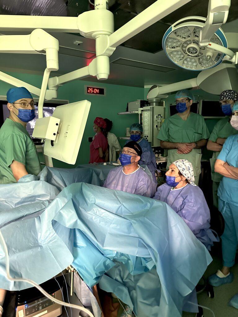 Premieră medicală în sistemul public de sănătate: un nou aparat pentru tratamentul fibroamelor uterine la Spitalul Clinic Județean de Urgență Bihor. Au fost făcute primele intervenții