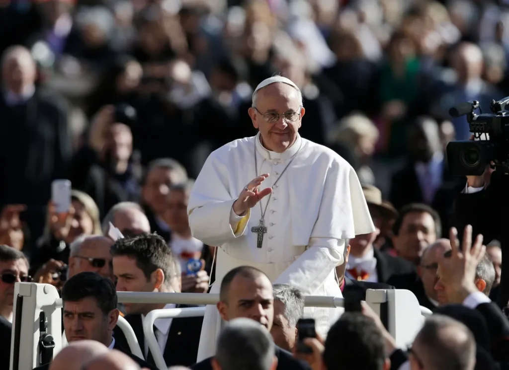 Papa Francisc, în Piața Sfântul Petru pentru slujba sa de inaugurare la Vatican, pe 19 martie 2013. Credit line: Gregorio Borgia / AP / Profimedia
