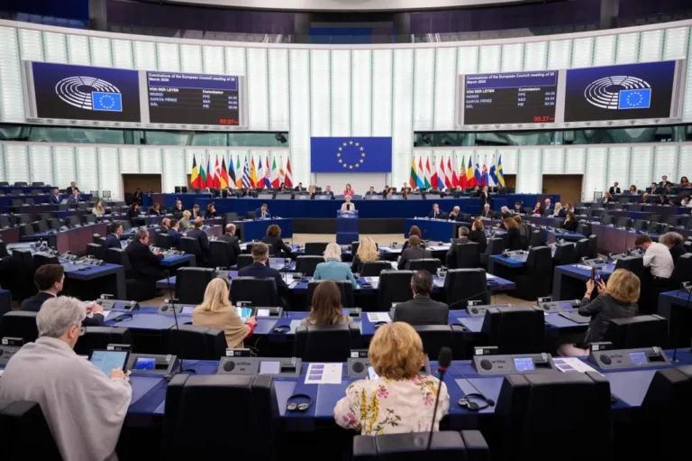 „Consecințele se vor simți imediat. Milioane de cetățeni vor avea facturi mai mari” / Riposta anunțată de UE după tarifele de 20% impuse de Donald Trump