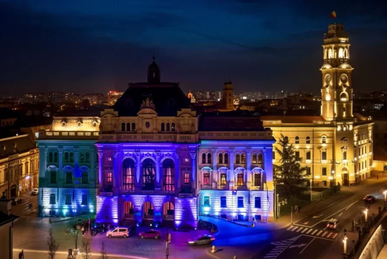 Clădirea Primăriei Oradea va fi iluminată în albastru, în semn de solidaritate cu persoanele cu autism