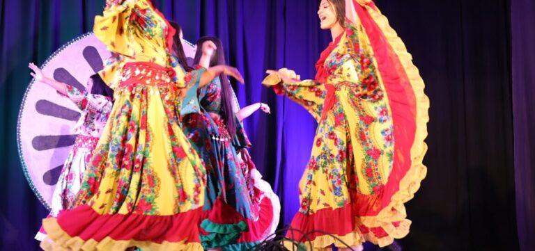 Concursul „Rromii au talent – RromaLand Wonderland” aduce pe scenă peste 300 de elevi