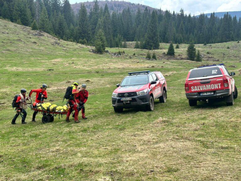 Cei cinci turiști, rătăciți la Stâna de Vale, au fost recuperați la miezul nopții de salvamontiștii bihoreni, după o acțiune contra-cronometru (FOTO)