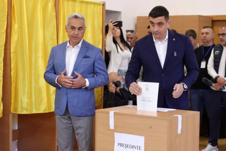 Primul mesaj al lui Călin Georgescu, după rezultatul alegerilor: „Îl felicit pe George Simion” / „Mă rog și pentru Nicușor Dan” (Video)