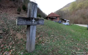 Povestea satului amărât din munții de aur, cupru și andezit-08