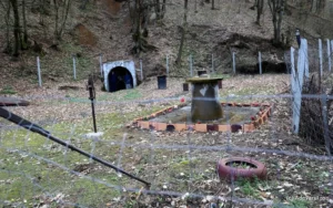 Povestea satului amărât din munții de aur, cupru și andezit-12