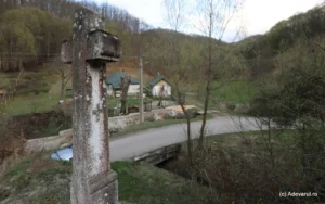 Povestea satului amărât din munții de aur, cupru și andezit-13