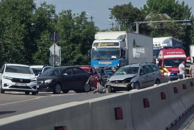 Accident pe Centura Oradea. O persoană rănită în urma coliziunii a două autoturisme