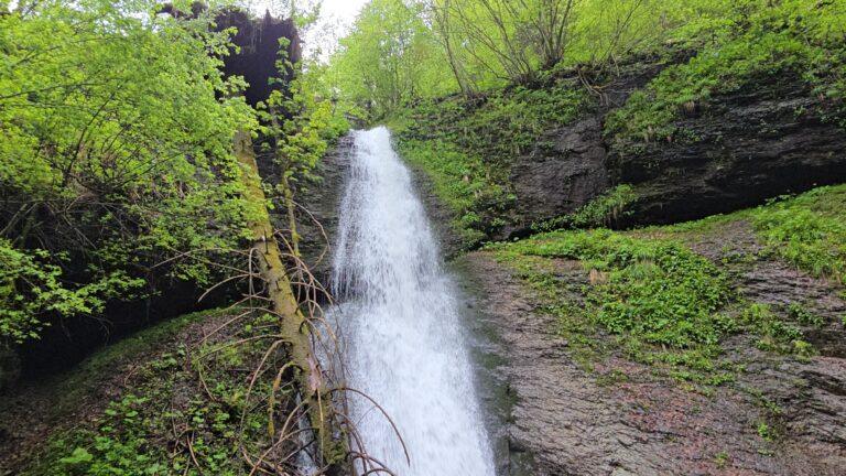 (Foto) Săritoarea Ieduțului – cascada care îți pune inima în mișcare