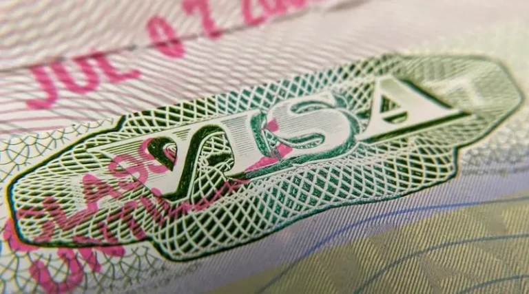 SUA au exclus România din programul Visa Waiver. MAE: „Regretăm această decizie” / Reacția Guvernului