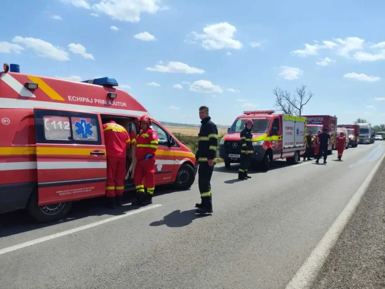 Accident rutier în lanț pe DN 19E, între Cauaceu și Sălard: două microbuze și un autoturism implicate, șase persoane rănite ușor