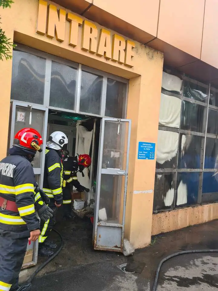 Incendiu în Piața Decebal în ziua de Rusalii