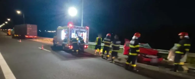 O femeie și-a pierdut viața într-un accident care s-a petrecut pe Drumul Expres. Alte două, la spital