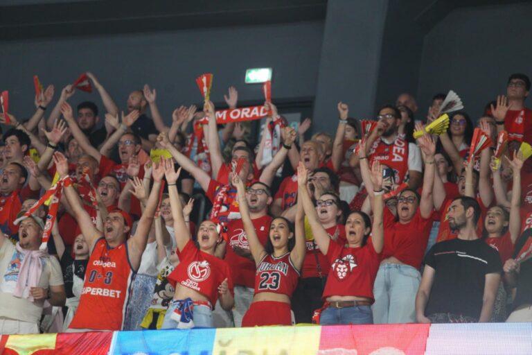 Biletele pentru meciul decisiv al finalei de baschet s-au epuizat în timp record! Orădenii își caută deja loc în tribune pe cont propriu