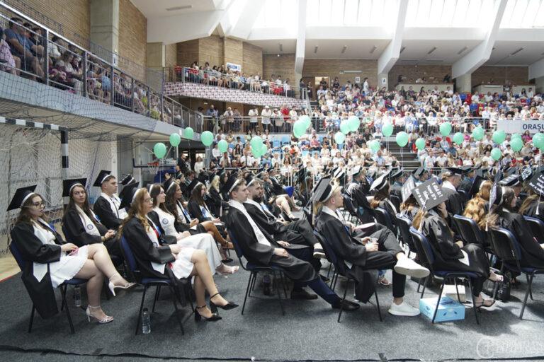 (Foto) Final grandios pentru generația 2025 a Facultății de Științe Economice Oradea