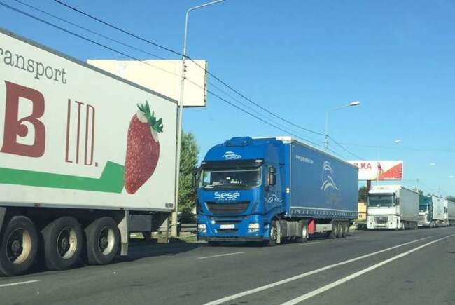 Restricții de circulație pentru camioanele de peste 7,5 tone, pe teritoriul Ungariei