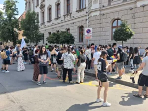 Comunitatea LGBT+ din Oradea a ieșit în stradă-01