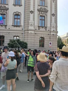 Comunitatea LGBT+ din Oradea a ieșit în stradă-09