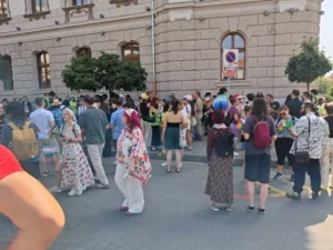 Comunitatea LGBT+ din Oradea a ieșit în stradă-11