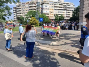 Comunitatea LGBT+ din Oradea a ieșit în stradă-12