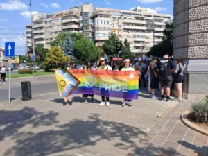 Comunitatea LGBT+ din Oradea a ieșit în stradă-13