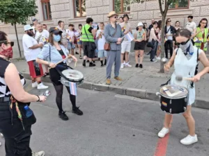 Comunitatea LGBT+ din Oradea a ieșit în stradă-15