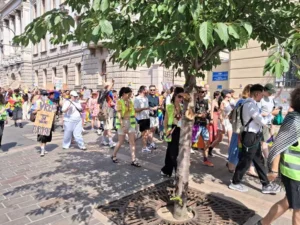 Comunitatea LGBT+ din Oradea a ieșit în stradă-23
