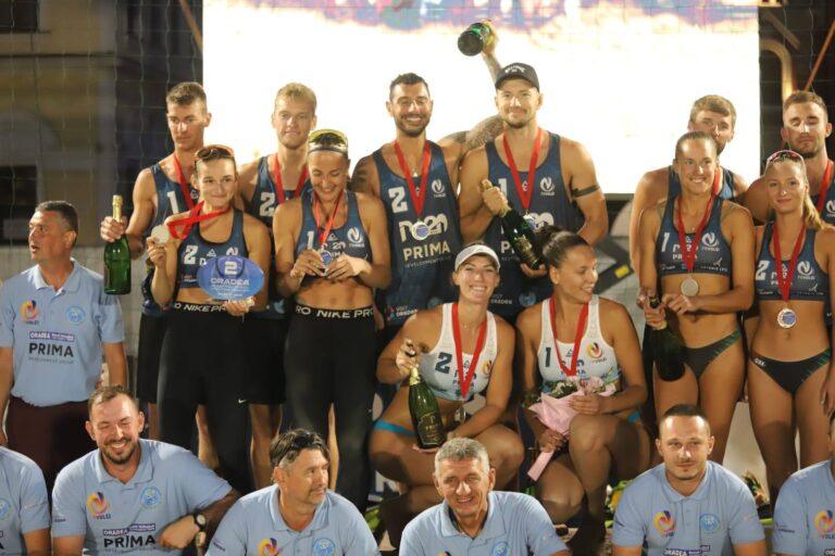Oradea Beachvolleyball Tournament s-a încheiat în aplauze, șampanie și spume. Campionii au fost premiați în Piața Unirii