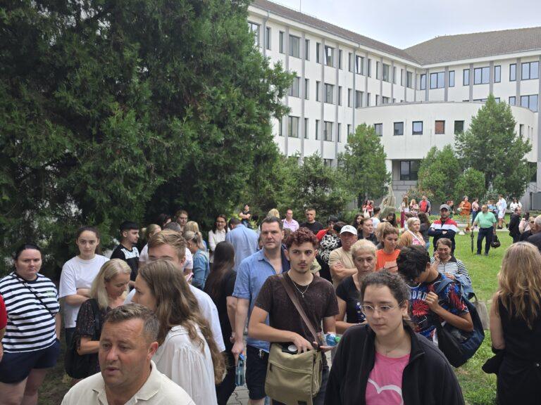 Universitatea din Oradea, luată cu asalt de candidați. Peste 2.300 de tineri au concurat pentru aproape 250 de locuri la Medicină și Farmacie