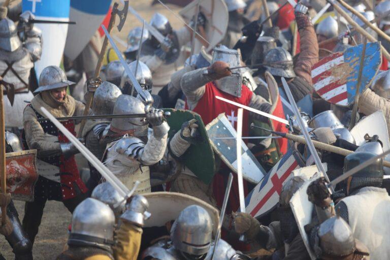 Cavaleri, gladiatori și bătălii în Cetate și pe Crișul Repede. Festivalul Medieval a cucerit Oradea