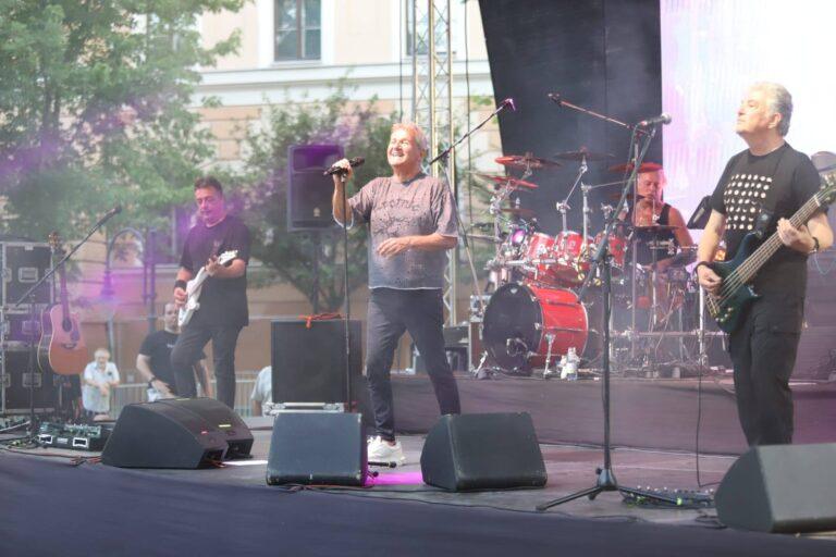 Seară magică la Muzeul Țării Crișurilor. Holograf a cucerit Oradea cu un concert memorabil