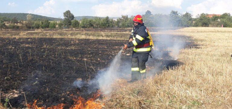 Atenție la modul de exploatare a utilajelor în campania de recoltare! Incendii, la culturi agricole în Olosig, Iteu Nou și Ghiorac