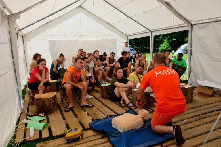 Începe o nouă ediție a Taberei MASH 2025. O săptămână de medicină, aventură și prietenie în Munții Apuseni