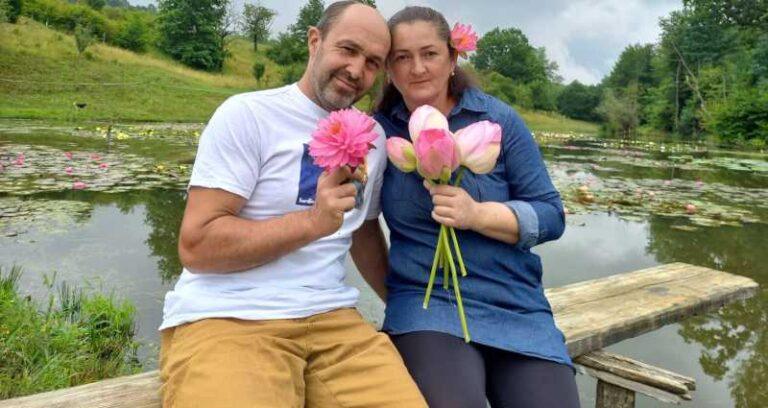 Cum transformă o familie din Finiș un râu banal într-o grădină plutitoare în inima Beiușului