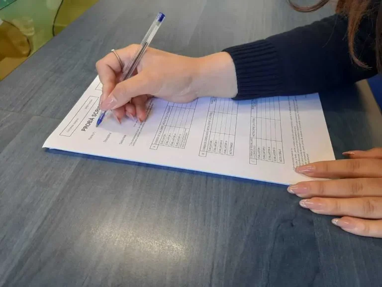 Simulare de Bacalaureat pentru elevii de clasa a XII-a și a XIII-a. Aproape 3.800 de elevi din Bihor participă la probe
