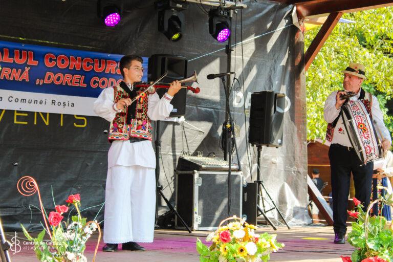 Roșia găzduiește cea de-a XII-a ediție a Festivalului „Dorel Codoban”