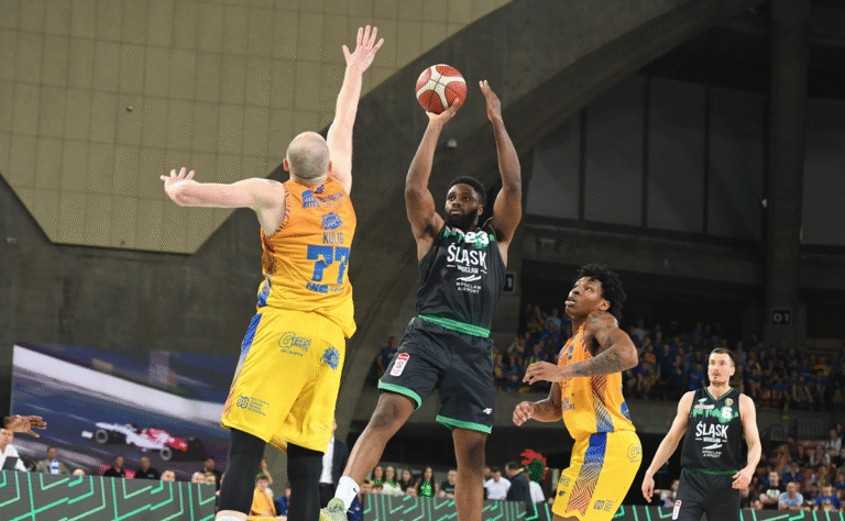 Emmanuel Nzekwesi este noul pivot al echipei de baschet CSM Oradea