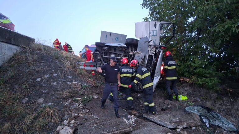 Grav accident pe DN1, la Săcădat – intervenție de amploare pentru salvarea victimelor