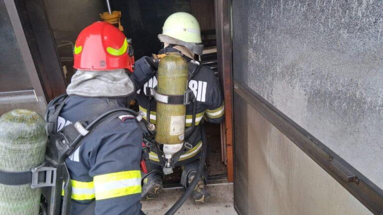 Tragedie la Chișirid: un bărbat cu dizabilități a murit carbonizat într-un incendiu