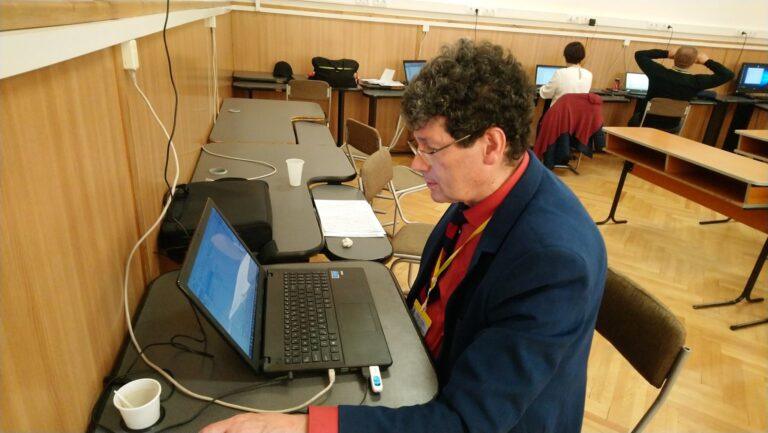 O nouă disciplină opțională la liceu. „Dezvoltarea jocurilor video”, concepută de doi profesori din Oradea